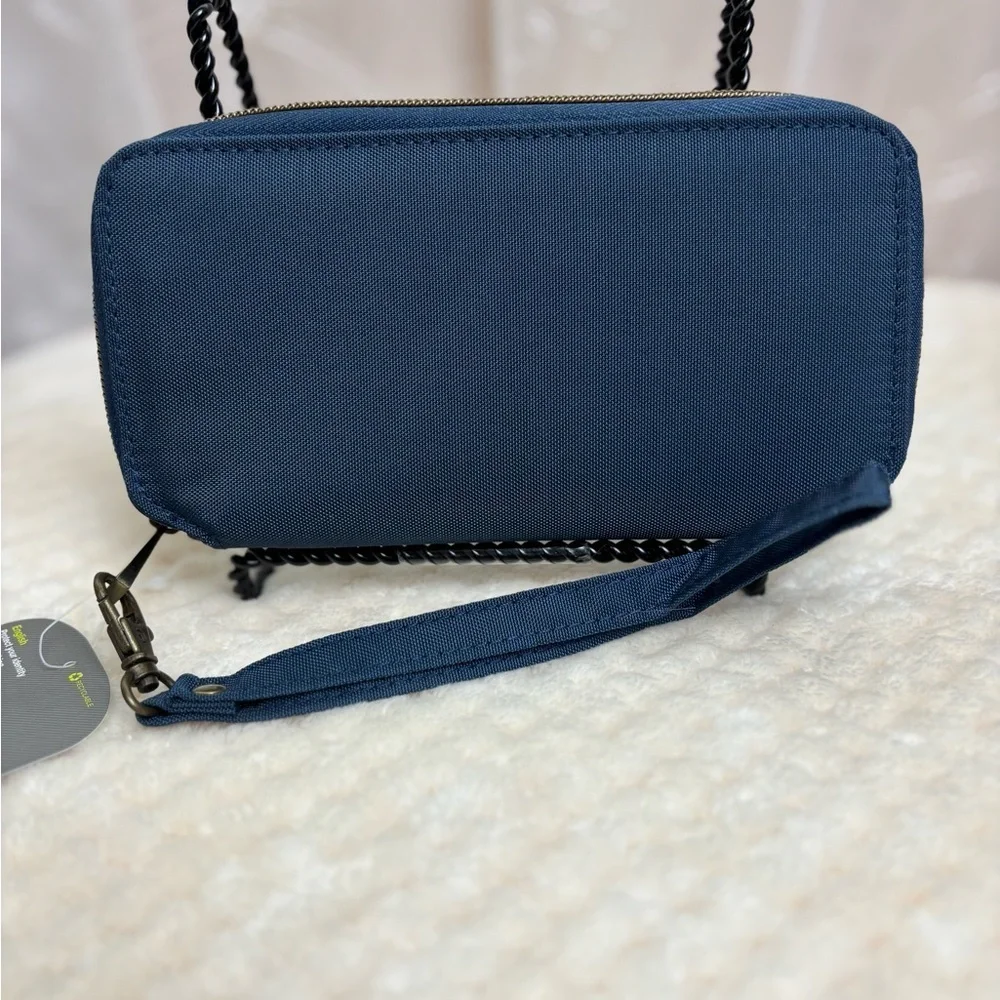 Travelon RFID Blocking Travel Wristlet Wallet